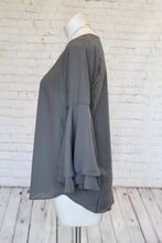 Load image into Gallery viewer, Bell Sleeve top