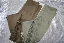 Load image into Gallery viewer, Capri Tummy-Control High Waste Legging with lattice detail