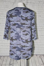 Load image into Gallery viewer, 3/4 Sleeve Blue Camo Top