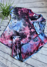 Load image into Gallery viewer, Tie-Dye top in v-neckline with short sleeves