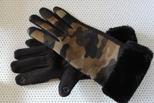 Camo Print Gloves with Black Faux Fur Trim
